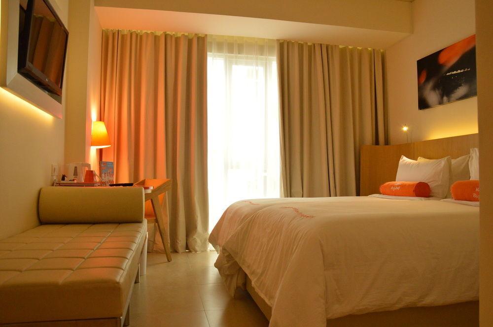 Harris Hotel Raya 庫塔 外观 照片