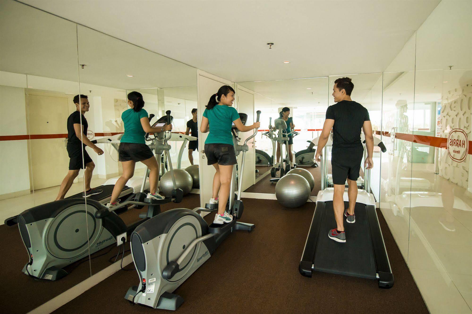 Harris Hotel Raya 庫塔 外观 照片