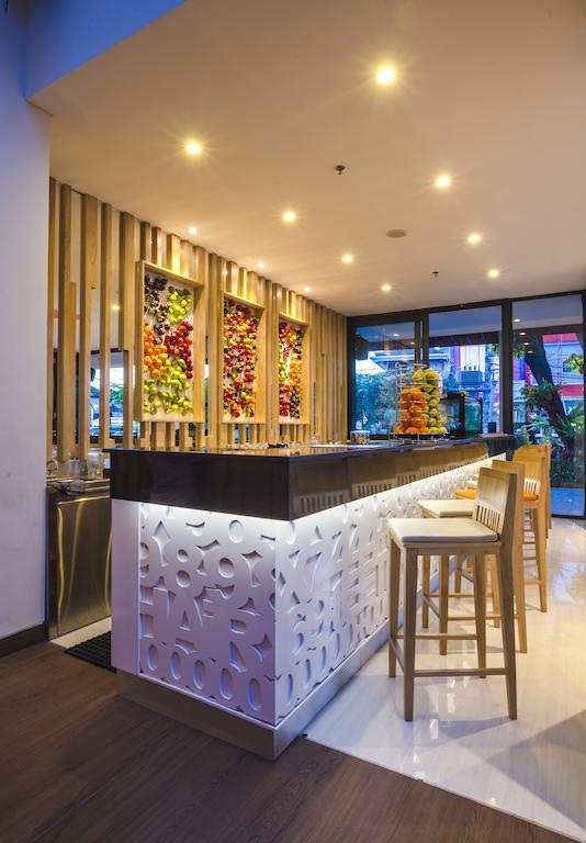 Harris Hotel Raya 庫塔 外观 照片