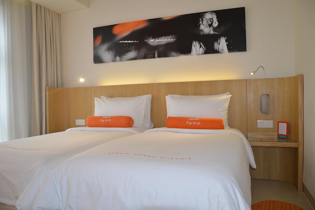 Harris Hotel Raya 庫塔 外观 照片
